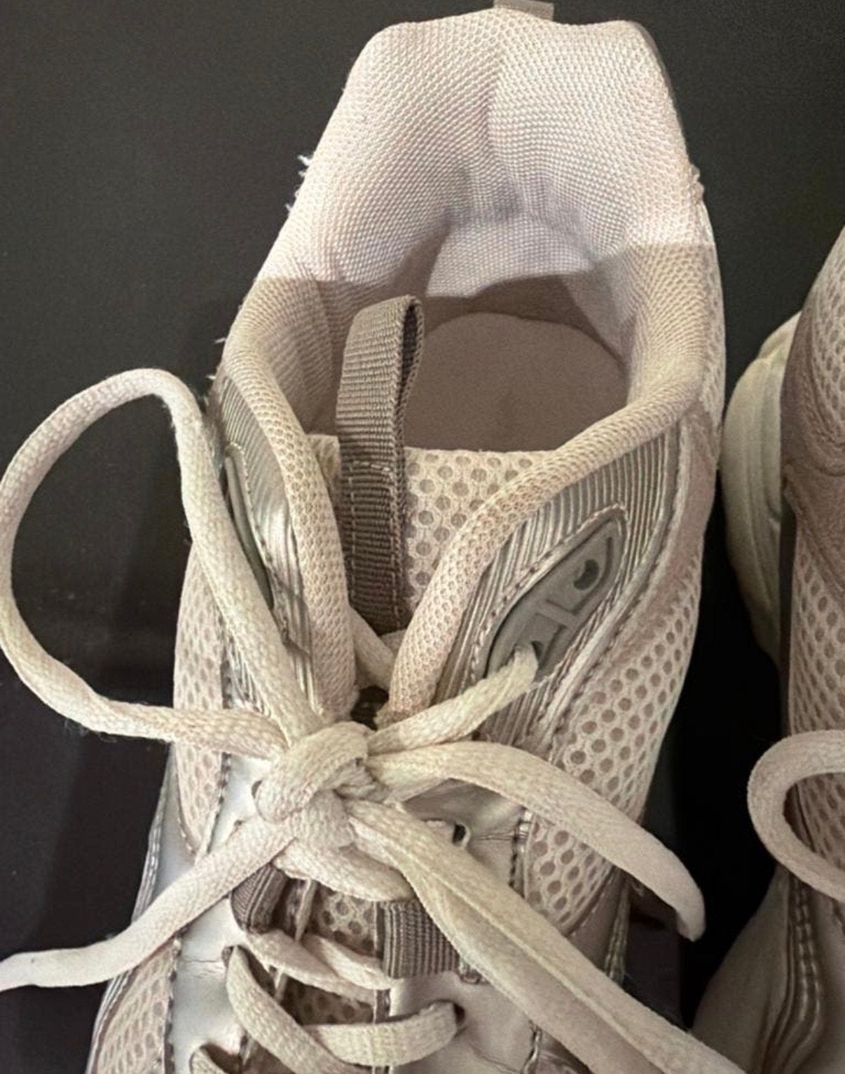 Stijlvolle beige sneakers - Maat 40, Ophalen of Verzenden, Zo goed als nieuw, Beige, Sneakers of Gympen