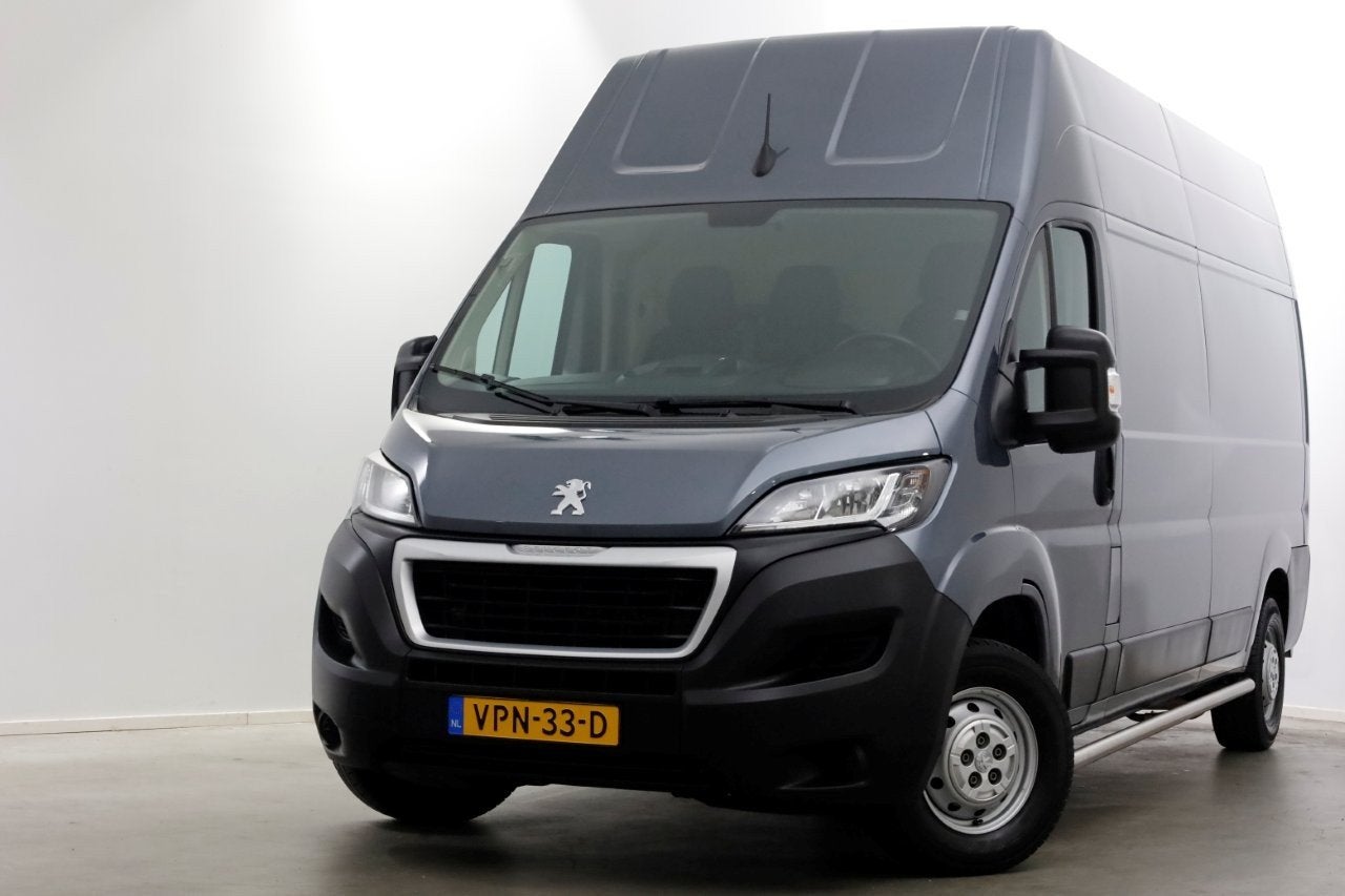 Peugeot Boxer 335 2.2 BlueHDi 140pk L3H3 Premium Airco/Camer, Voorwielaandrijving, Dealer onderhouden, 2005 kg, Gebruikt
