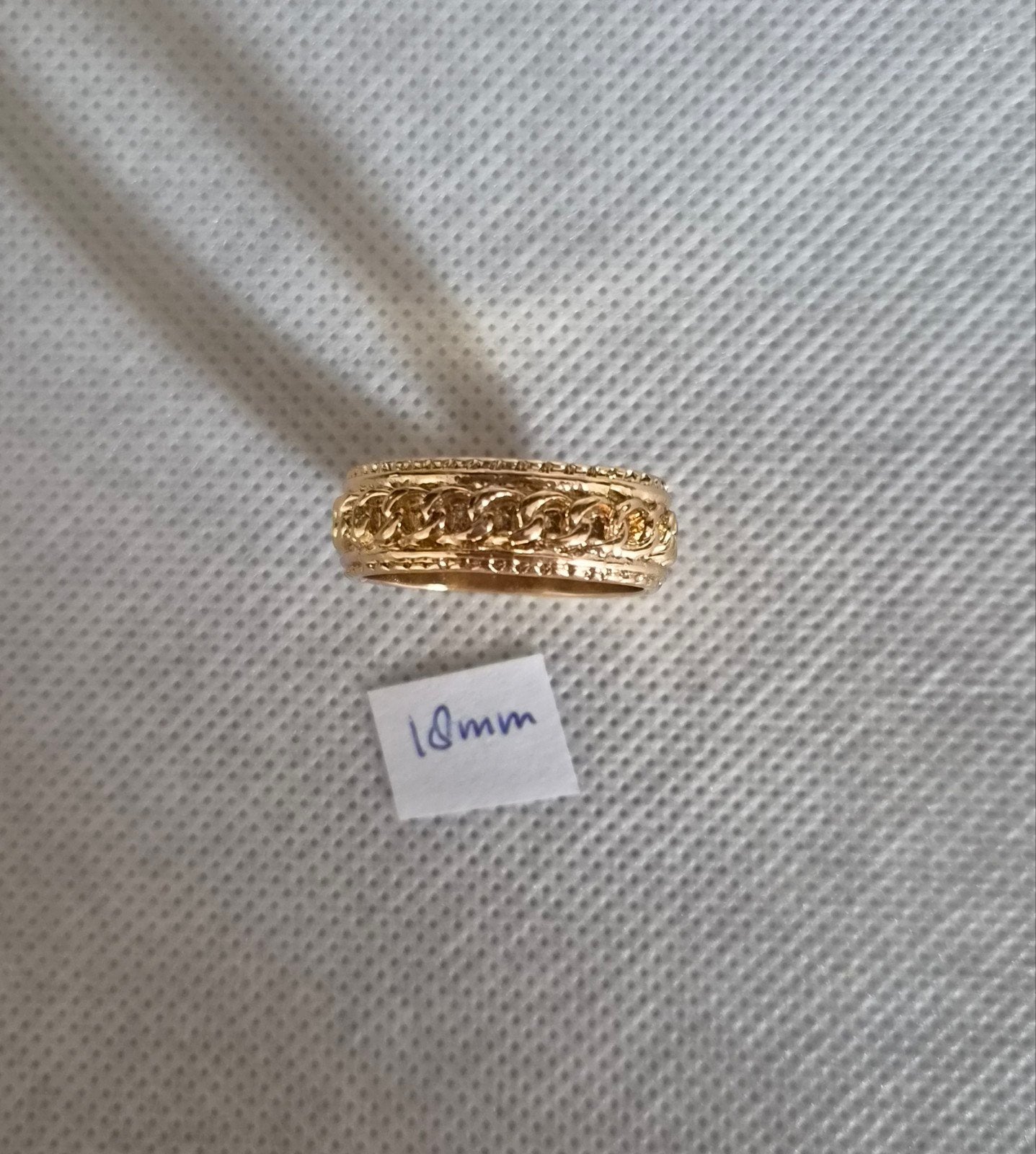 Stijlvolle ring met kettingpatroon, Nieuw, Ophalen of Verzenden, 17 tot 18, Dame