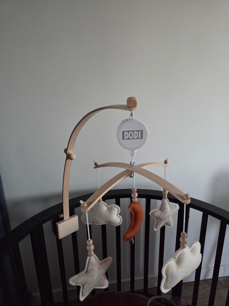 Houten baby mobiel met muziekdoosje - Dodi, Kinderen en Baby's, Ophalen of Verzenden, Zo goed als nieuw
