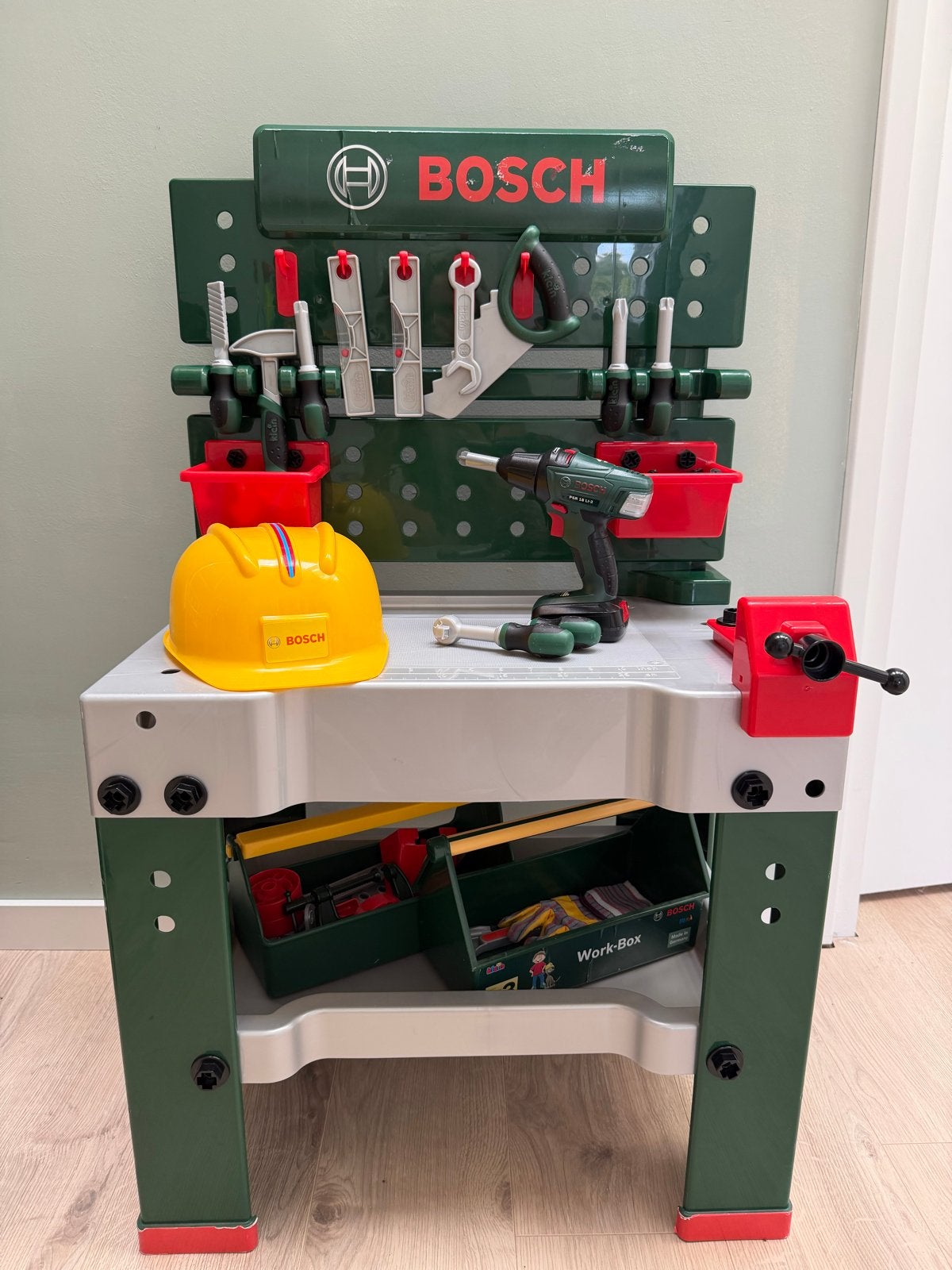 Bosch Werkbank met gereedschap en veel accessoires, Kinderen en Baby's, Ophalen, Gebruikt, Bouwen