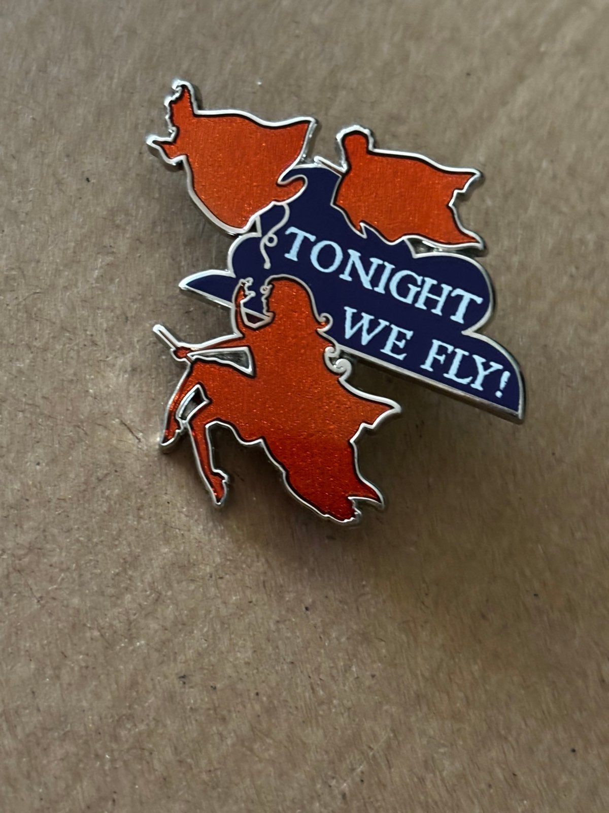 Disney pin Hocus Pocus Mystery pin Tonight we fly Sanderson, Ophalen of Verzenden, Zo goed als nieuw