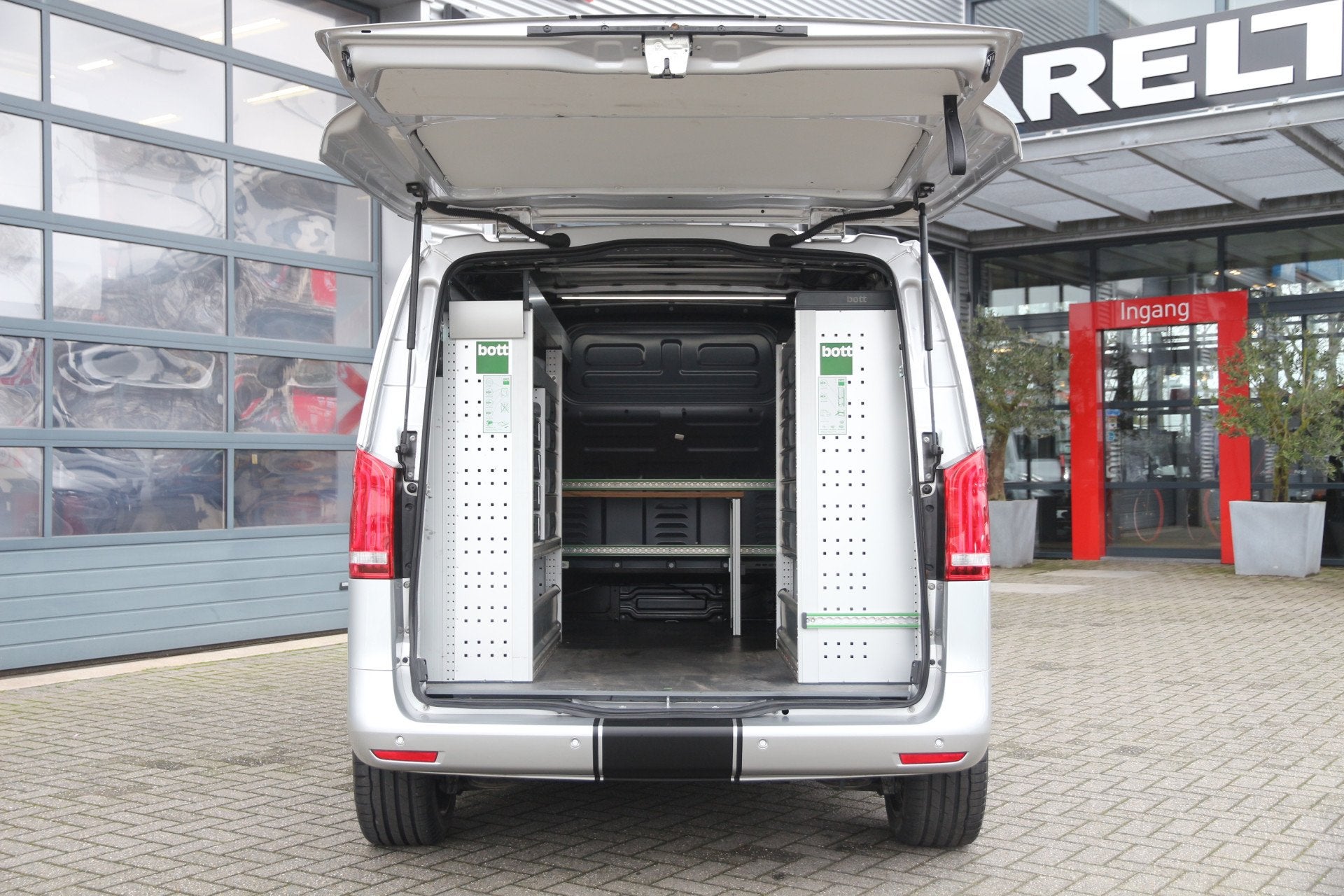 Mercedes-Benz Vito 190PK CDI | Aut. | Werkplaats inrichting, Gebruikt, 4 cilinders, 2000 kg, Bedrijf