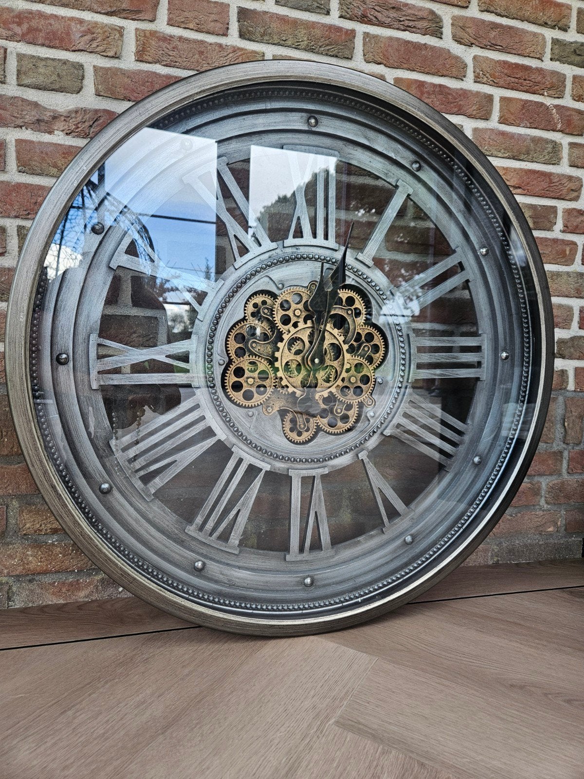 ️ Grote bronzen wandklok met draaiende tandwielen – 80 cm, Huis en Inrichting, Ophalen, Wandklok