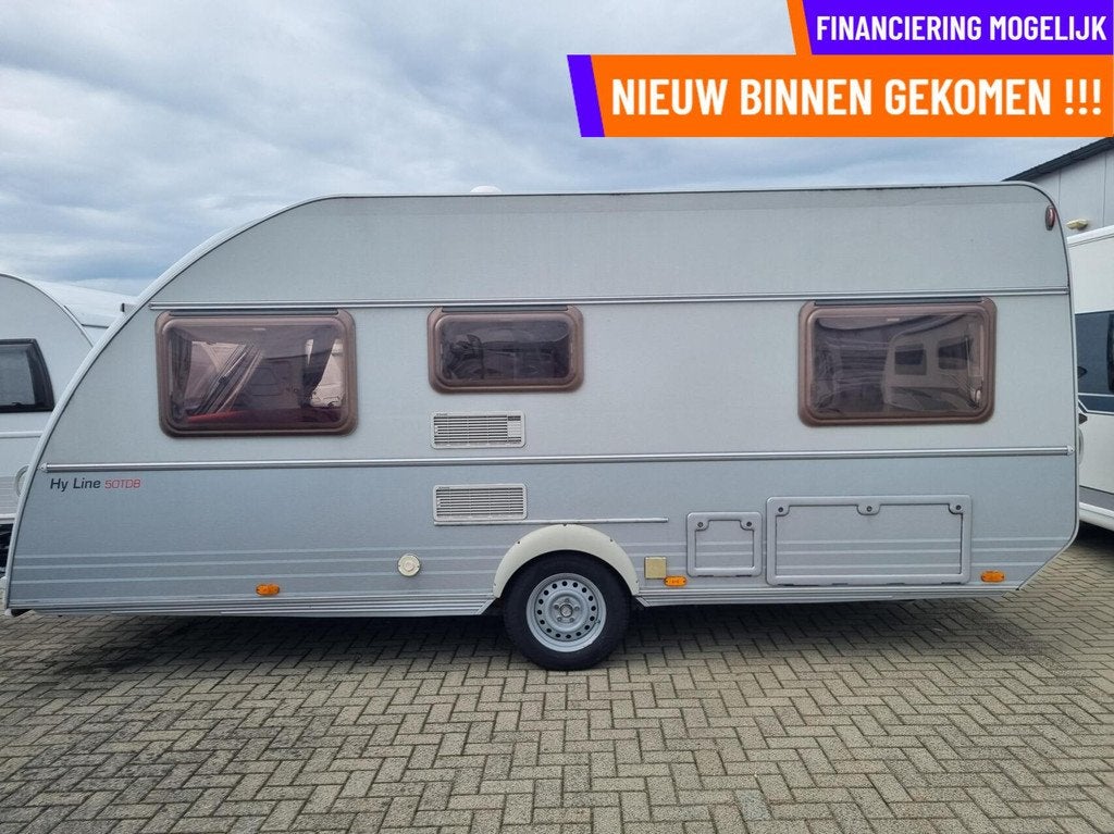 Kip HY LINE 50 HYB LEVELSYSTEEM + VOORTENT + VLOERVERWARMING, Caravans en Kamperen, Rondzit, Kip, Bedrijf, Zonnepaneel