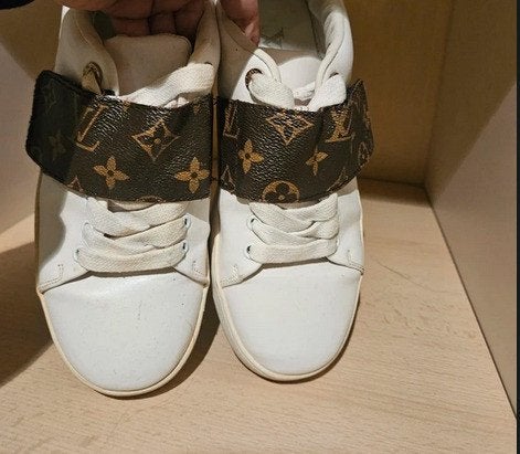 Lv sneakers maa- 40, Ophalen of Verzenden, Zo goed als nieuw, Zwart