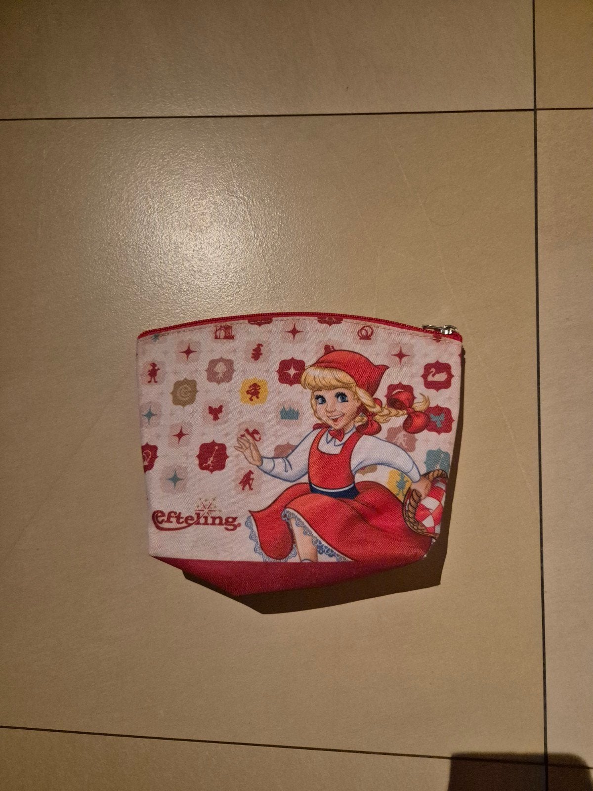 Efteling Roodkapje toilettas, Verzamelen, Ophalen, Zo goed als nieuw, Gebruiksvoorwerp