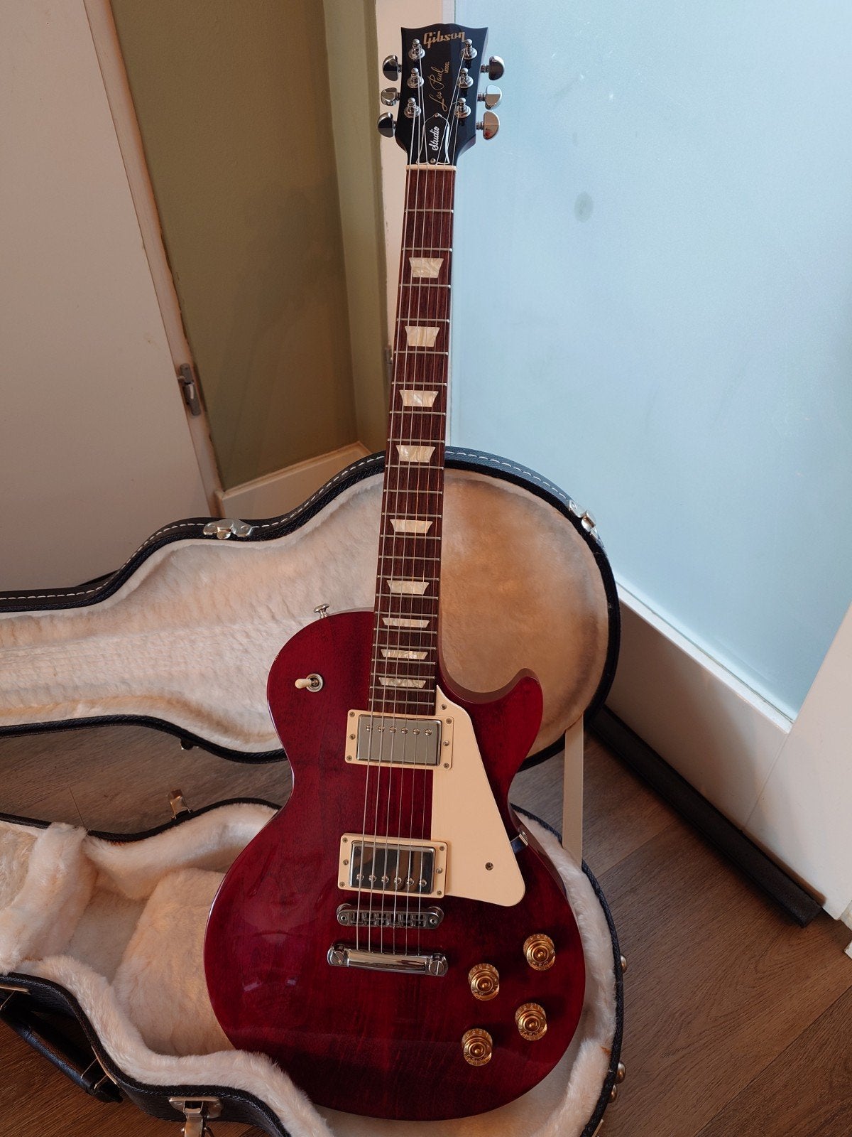 Gibson Les Paul Studio 2017 T - Wine Red, Muziek en Instrumenten, Ophalen, Zo goed als nieuw, Solid body, Gibson