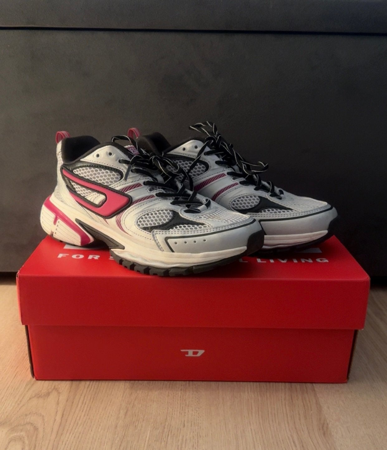 Diesel sneakers, Ophalen of Verzenden, Grijs, Sneakers of Gympen, Zo goed als nieuw