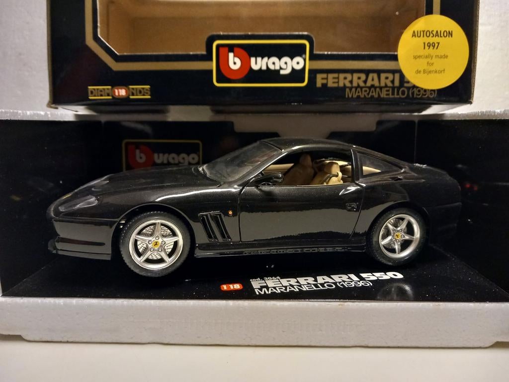 Ferrari 550 Maranello zwart by Bijenkorf Bburago 1:18 KRD, Ophalen of Verzenden, Zo goed als nieuw, Auto, Overige merken