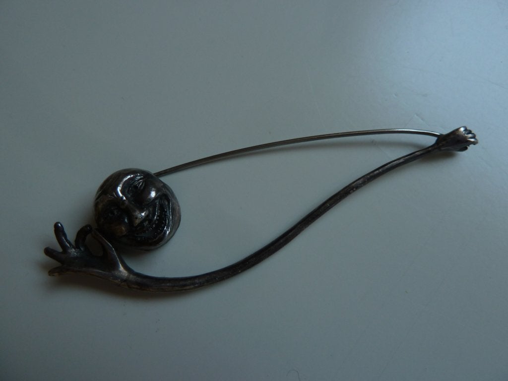 Antieke art deco zilveren broche, lachende maan, zeldzaam, Verzenden, Zilver, Broche