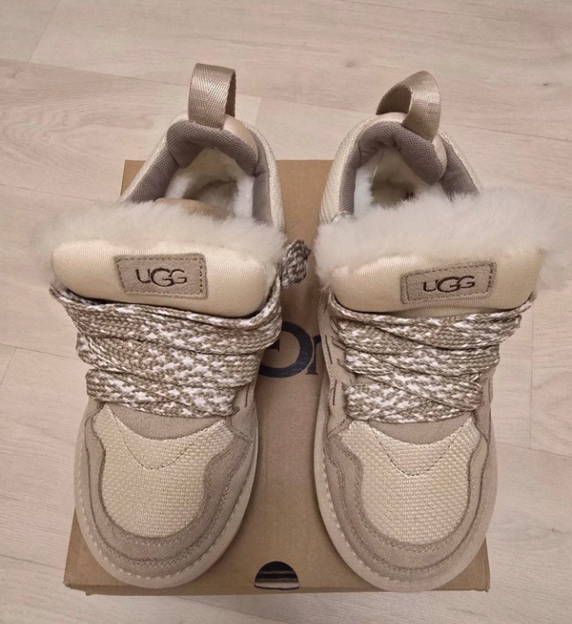 ugg lowmel, Bruin, Nieuw, Ophalen of Verzenden, Sneakers of Gympen