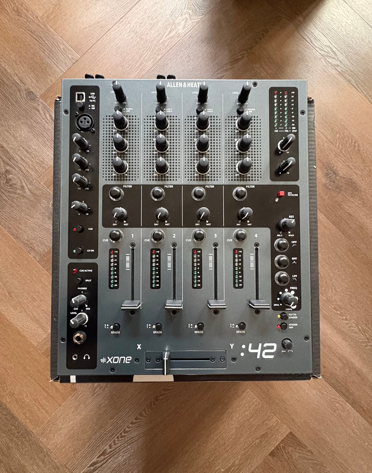 Allen & Heath Xone:42, Muziek en Instrumenten, Ophalen of Verzenden, Zo goed als nieuw, Minder dan 5 kanalen