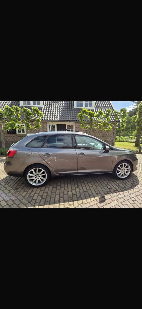 Seat Ibiza 1.2 TSI FR Navigatie, Climate Control & Cruise, Voorwielaandrijving, Stof, 40 €/maand, Zwart