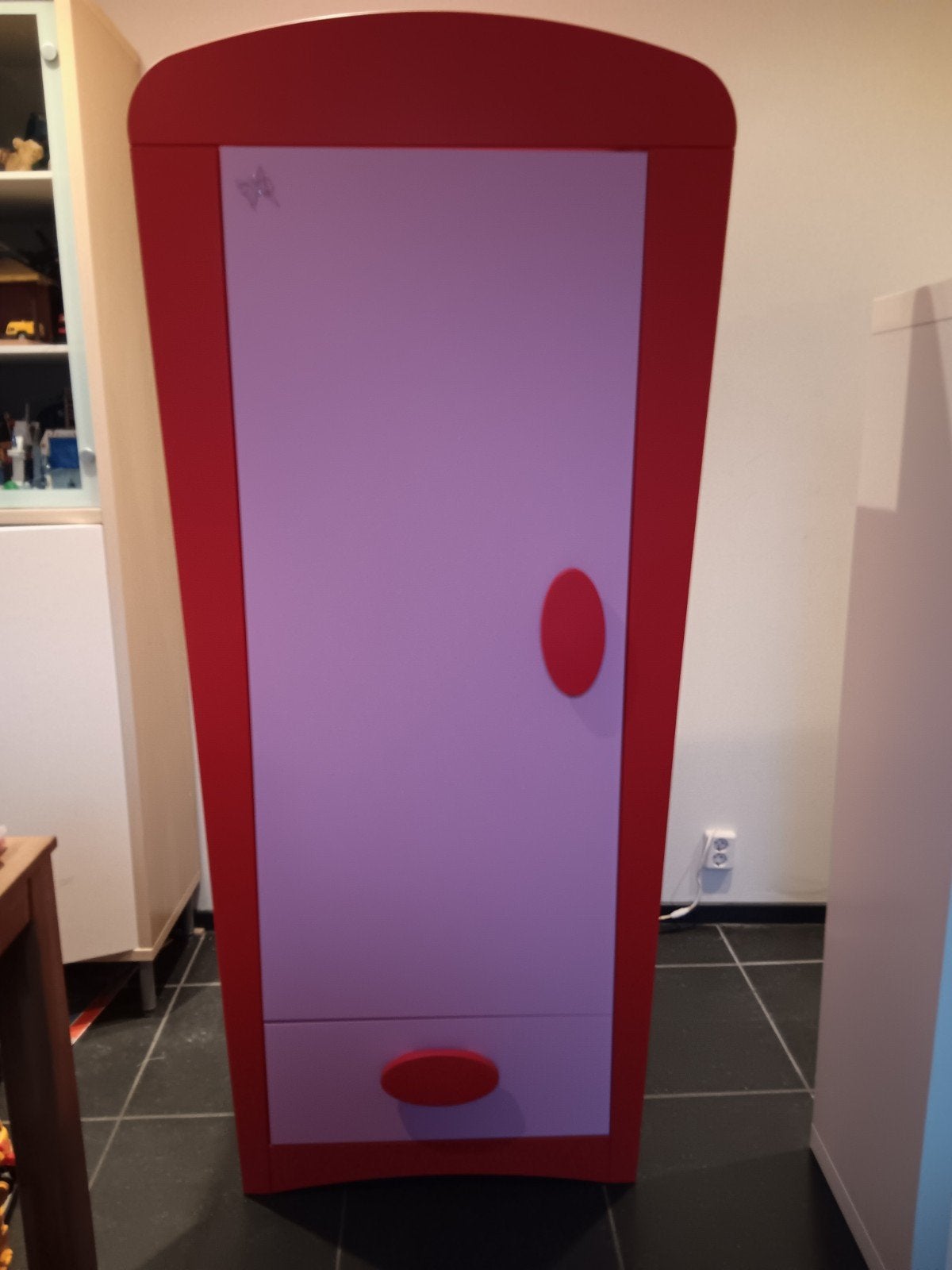 Ikea kast voor kinderkamer - rood/roze, Ophalen, Gebruikt, Kast, 50 tot 70 cm