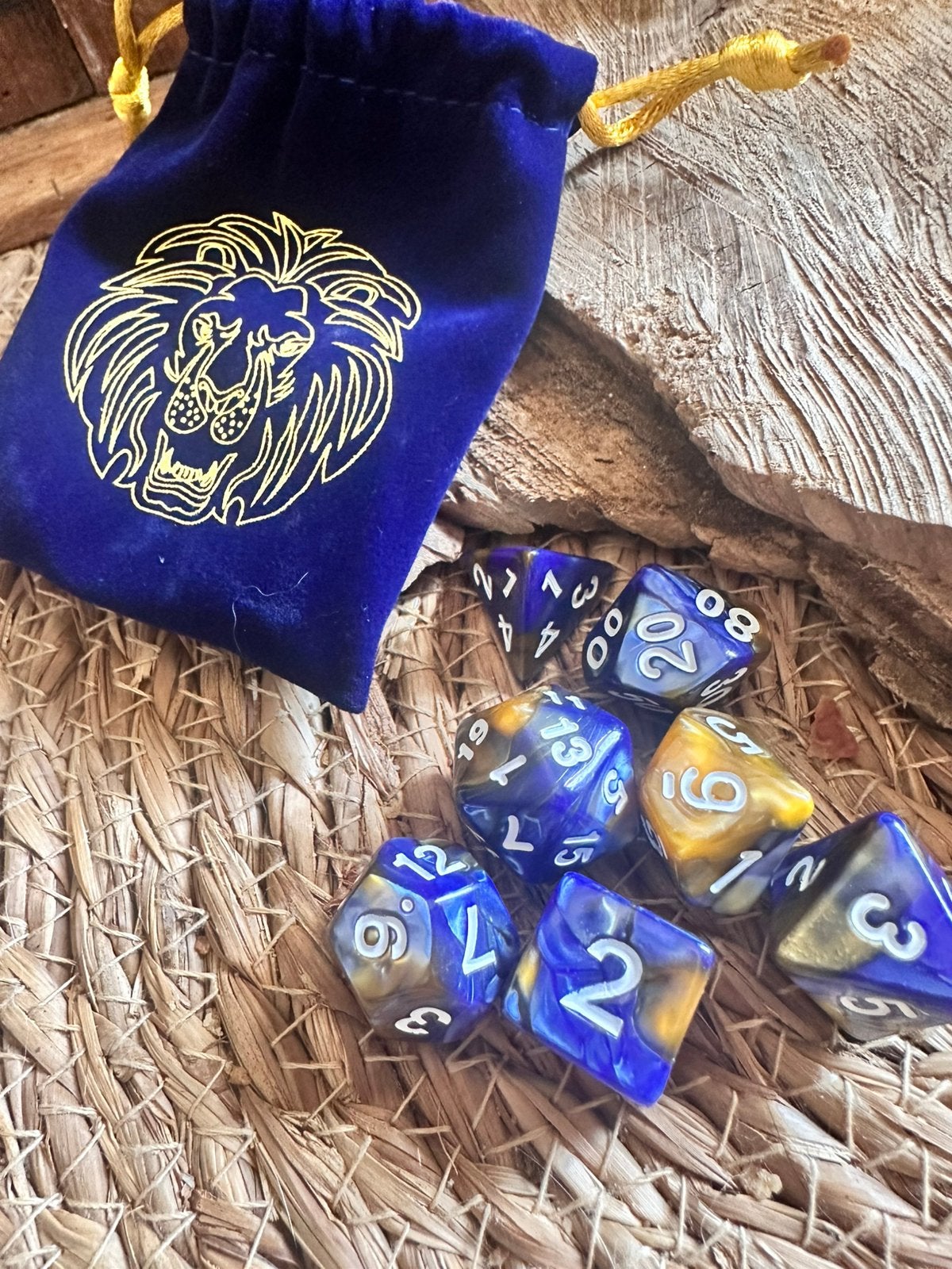 DND dice / metallic blauw - goud / dobbelstenen / RPG / D&D, Ophalen of Verzenden, Nieuw, Overige soorten