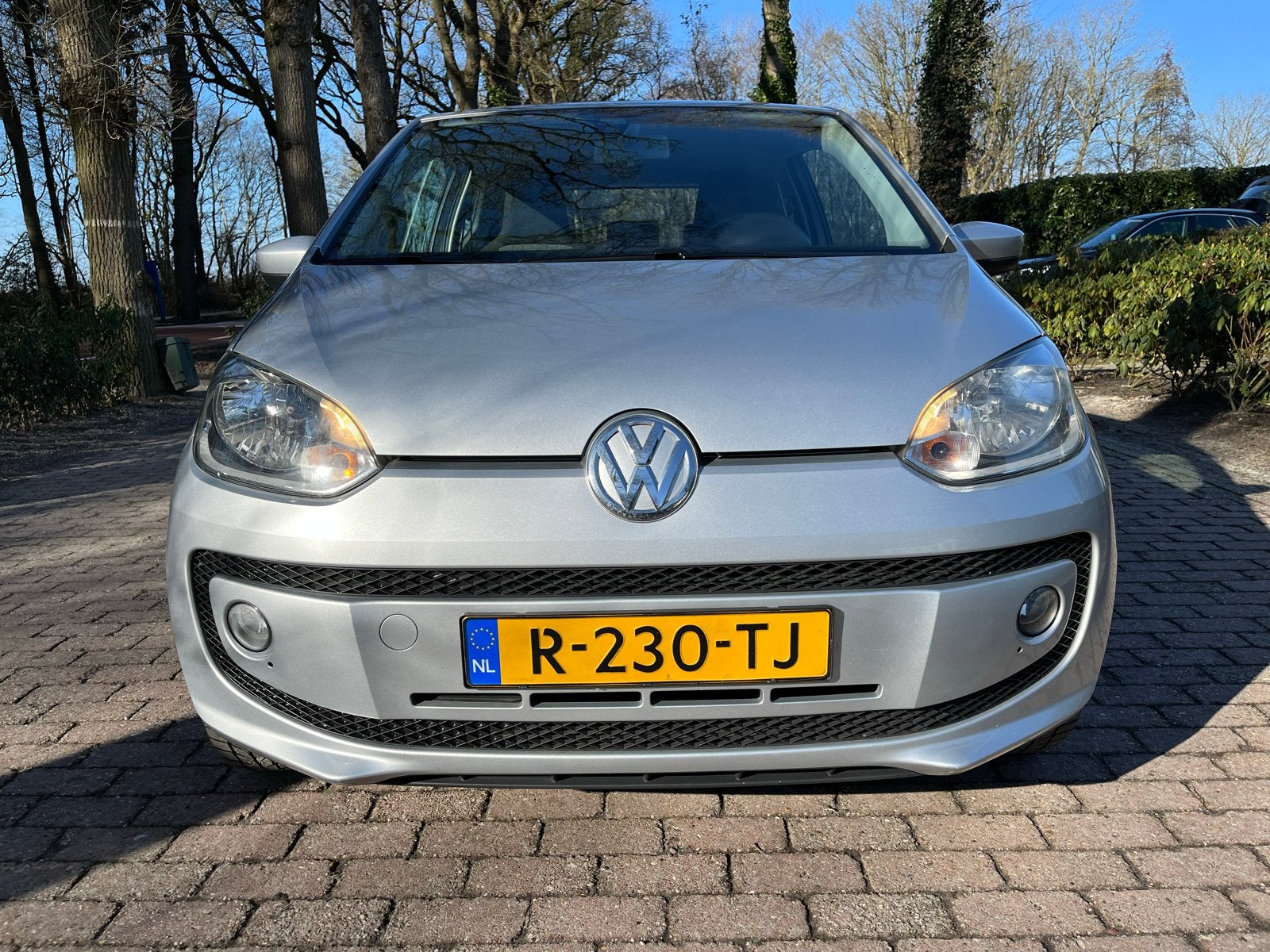 Volkswagen up! 1.0 60PK 3D 2013 Grijs, Auto's, Volkswagen, Voorwielaandrijving, Up!, 4 stoelen, Handgeschakeld