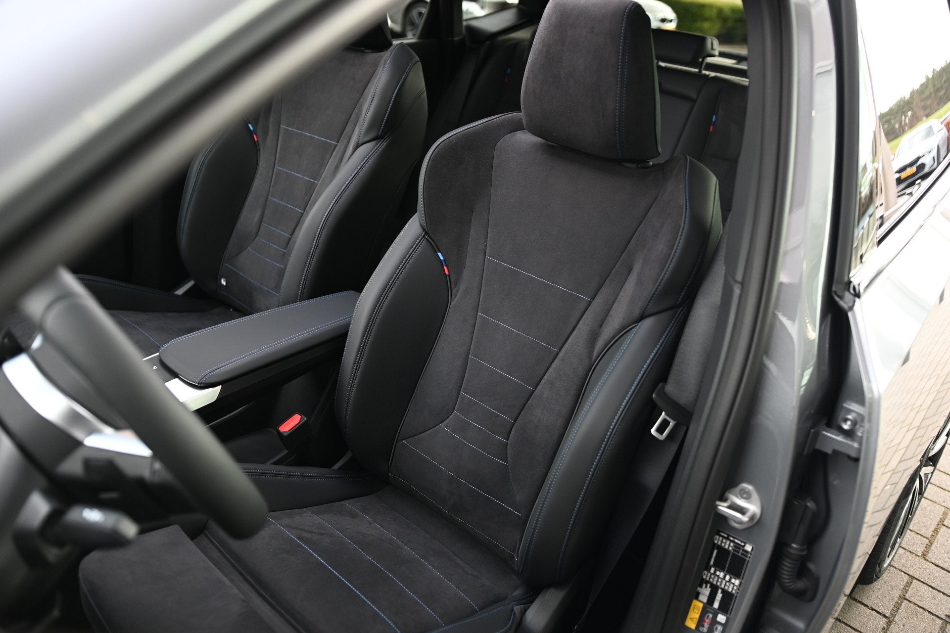 BMW 2 Serie Active Tourer 225e xDrive M Sport Automaat / Tre, Automaat, Dealer onderhouden, 1800 kg, Zwart