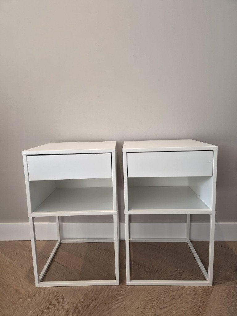 Nachtkastjes IKEA (Vikhammer), Ophalen, Minder dan 45 cm, 55 tot 70 cm, Zo goed als nieuw