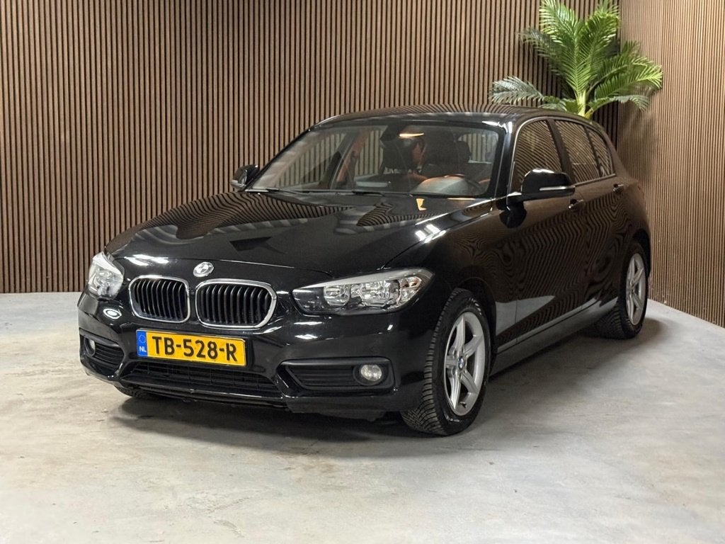 BMW 1-serie 116i Sport (bj 2015), Auto's, 1-Serie, Euro 6, Zwart, 3 cilinders