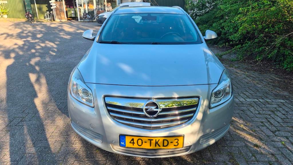 Opel Insignia Sports Tourer 1.6 T Cosmo NIEUWE APK ZEER COMP, Euro 5, Gebruikt, 4 cilinders, Leder en Stof