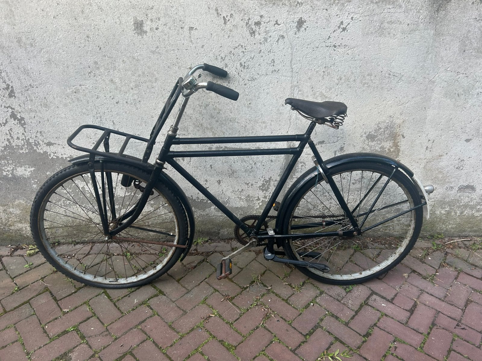 Burgers vrachtfiets uit 1940 voor dagelijks gebruik, Ophalen