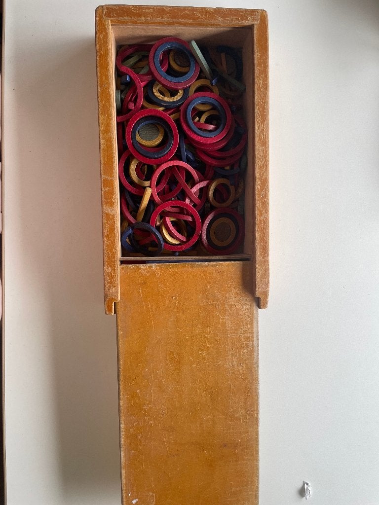Fröbel Ringen en Halve Ringen (Gift 9) Houten Doos jaren 70, Ophalen of Verzenden, Overige thema's