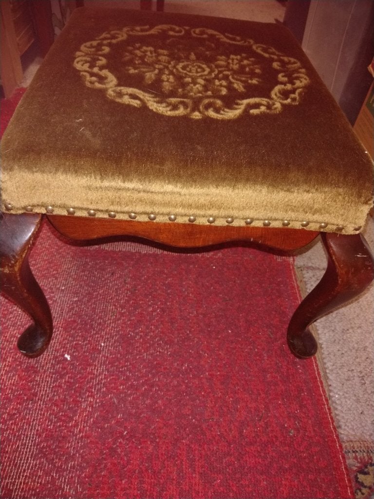 Degelijke voetenbank/kruk, Ophalen, Hout, Minder dan 50 cm, Gebruikt