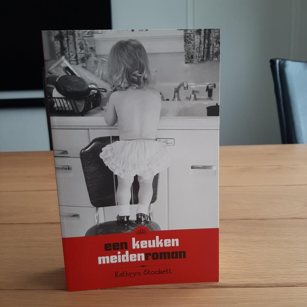 Een keukenmeidenroman - Kathryn Stockett (Nieuw), Boeken, Ophalen of Verzenden, Zo goed als nieuw, Kathryn Stockett