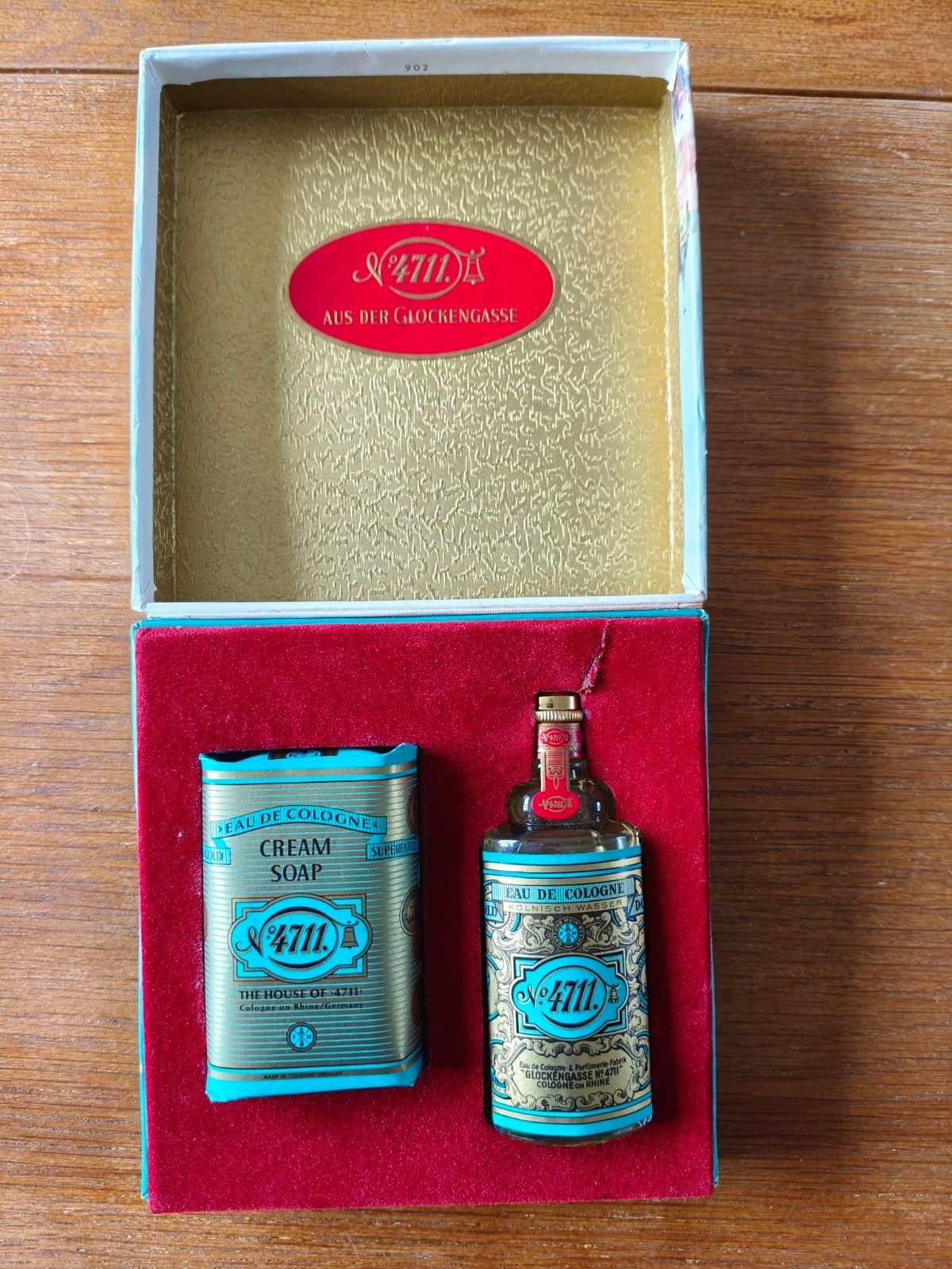 Een prachtige, zeldzame vintage geschenkset van 4711 Origina, Verzamelen, Ophalen of Verzenden, Nieuw, Parfumfles, Gevuld