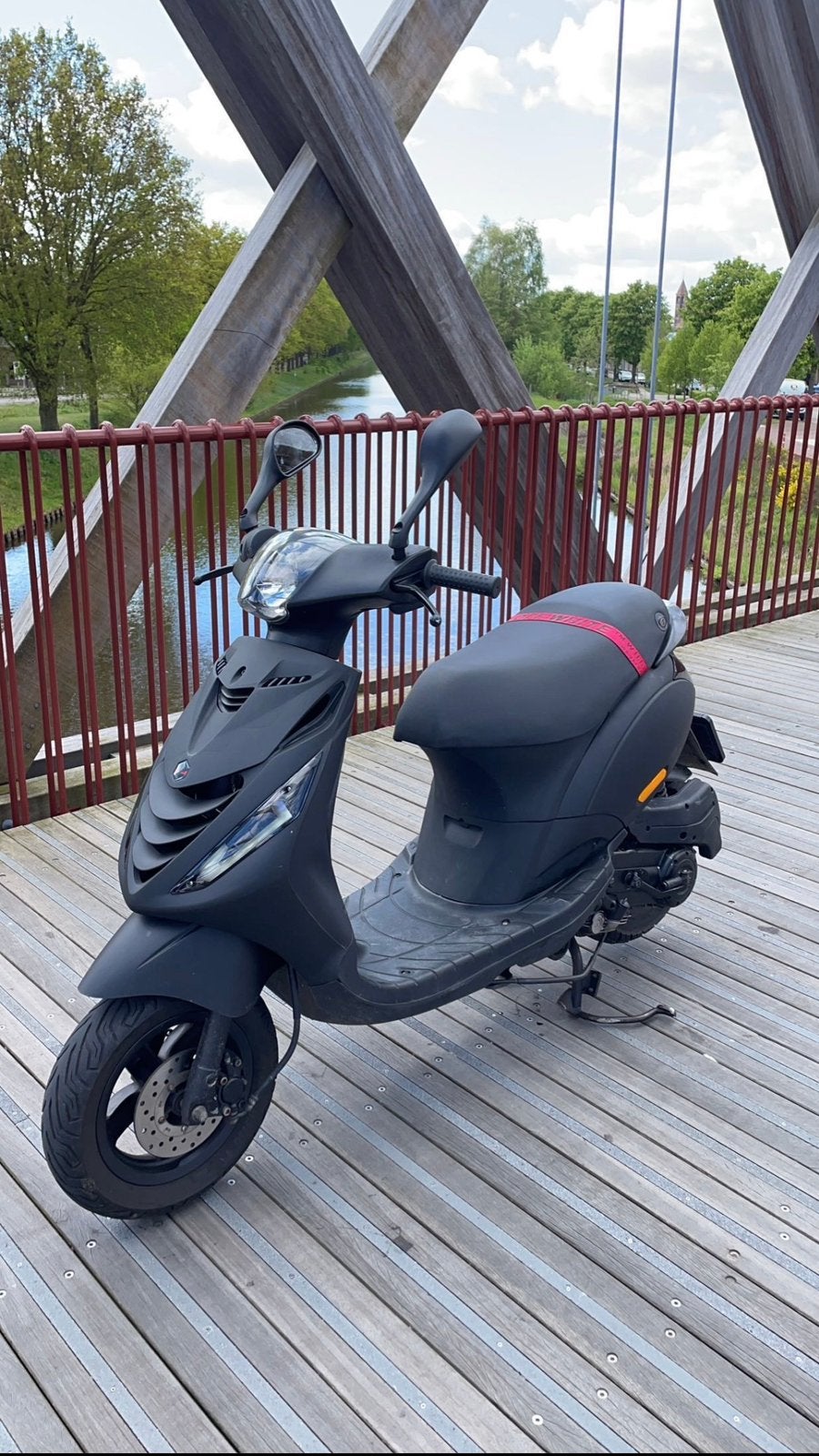 Piaggio zip 80cc 4t, Fietsen en Brommers, Scooters | Piaggio, Ophalen, Zo goed als nieuw, Benzine, Zip
