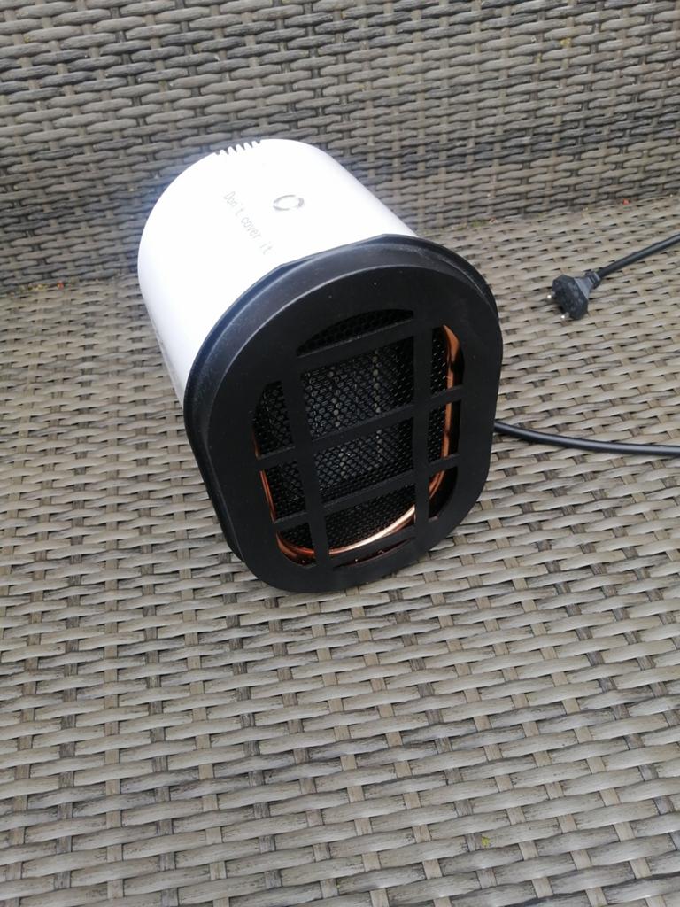Compacte 1200W elektrische kachel - Draagbaar, Ophalen of Verzenden, Zo goed als nieuw