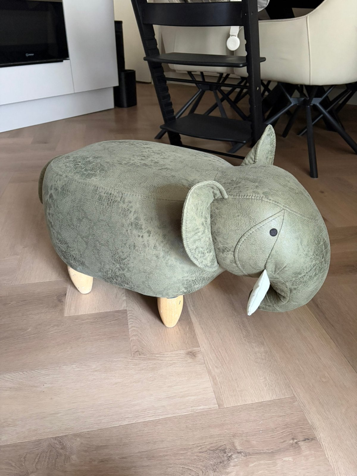 speelse Kruk Olifant Groen van Kwantum, Ophalen, Gebruikt, Rond, Minder dan 50 cm