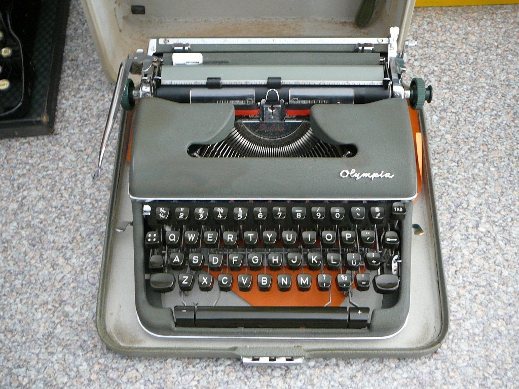 Olympia koffer typemachine, Diversen, Typemachines, Ophalen of Verzenden, Gebruikt