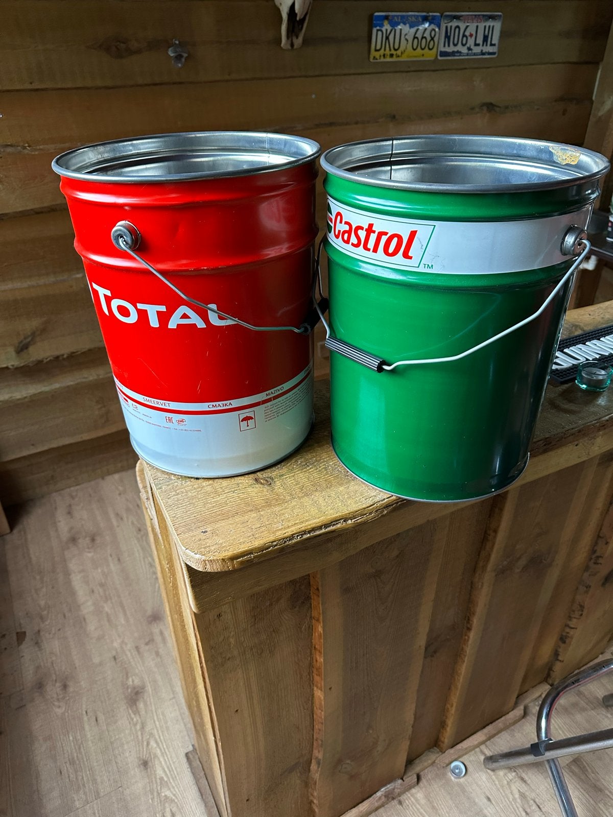 Decoratieve Olievaten - Total & Castrol, Ophalen