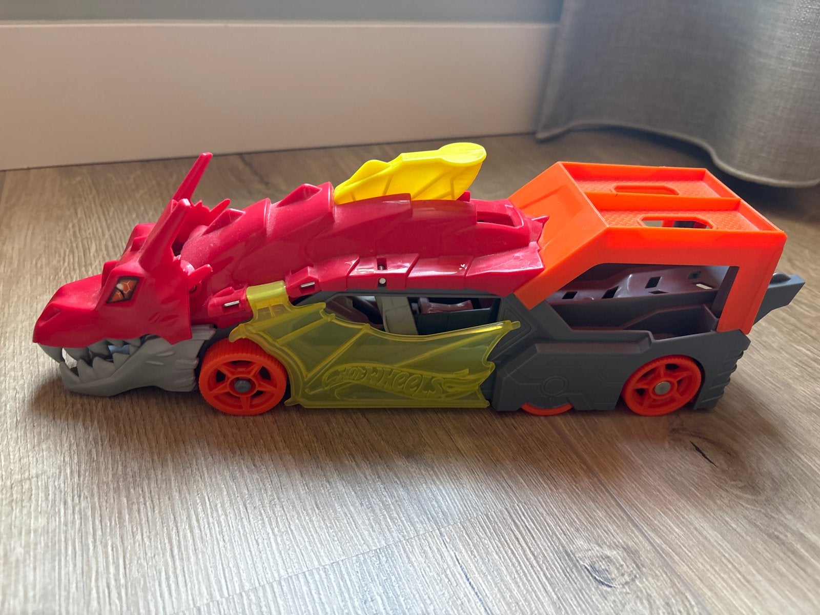 Hot Wheels Drakenbaan met auto-opslag, Ophalen of Verzenden, Zo goed als nieuw