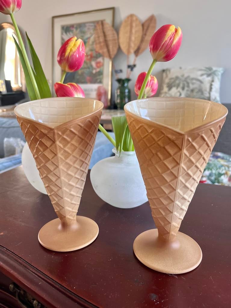 2x Bormioli Rocco ijsbekers glazen wafelkegel, Verzamelen, Glas en Borrelglaasjes, Ophalen, Zo goed als nieuw, Bierglas