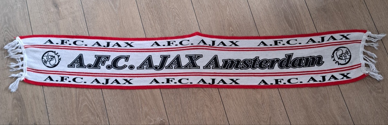 Prachtige Vintage Ajax Sjaal – Klassiek Logo (Jaren '80 '90), Ophalen of Verzenden, Gebruikt, Ajax, Vaantje of Sjaal