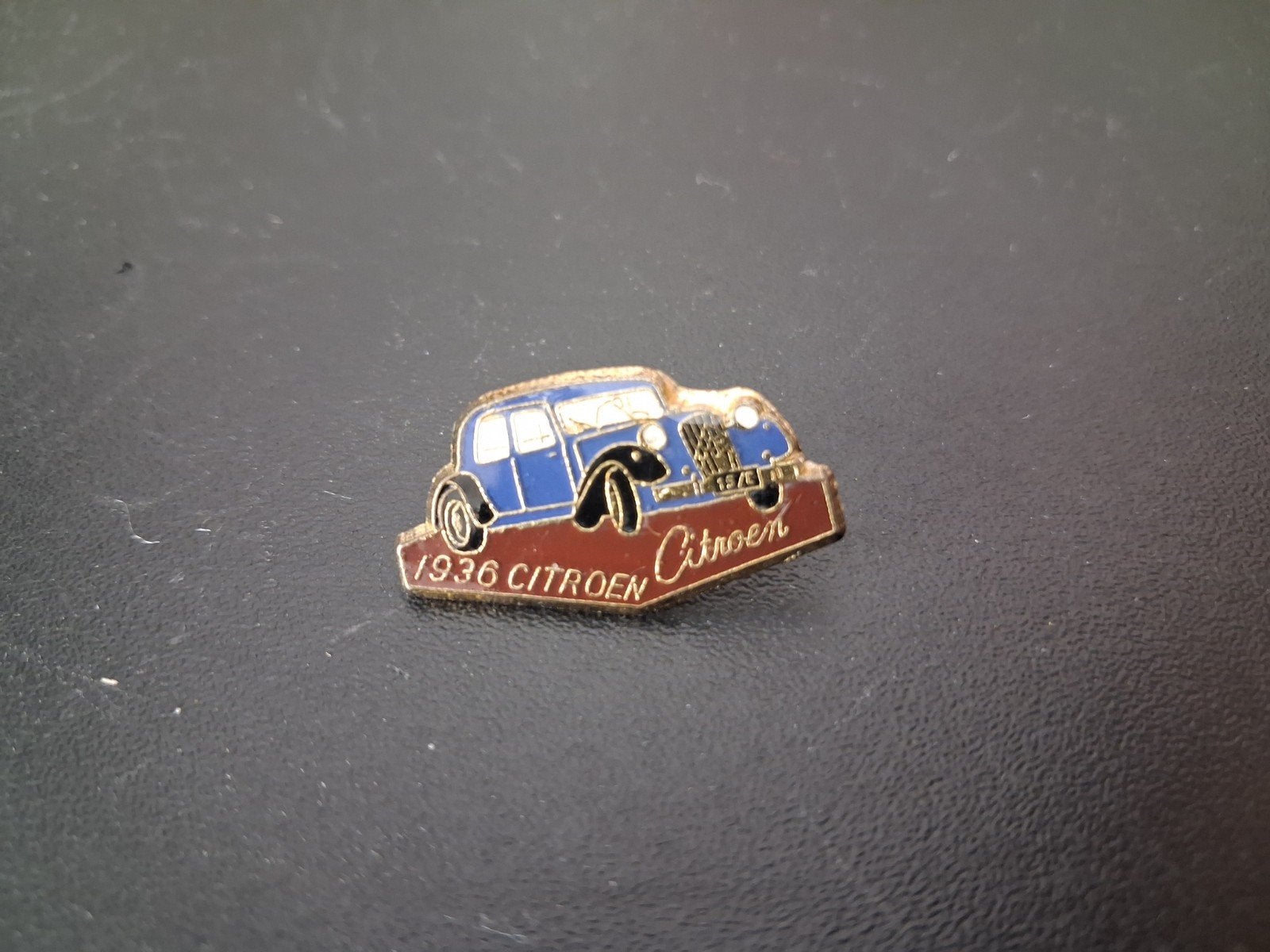 Pins: classic cars Citroën, Chevrolet en Ford. Per stuk 1,50, Verzamelen, Ophalen of Verzenden, Nieuw, Transport, Speldje of Pin