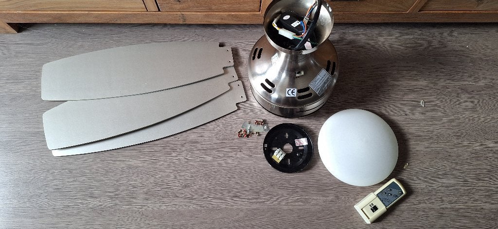 zilver kleurige plafond ventilator, Witgoed en Apparatuur, Ventilatoren, Ophalen, Ventilator met afstandsbediening, Gebruikt, Plafondventilator