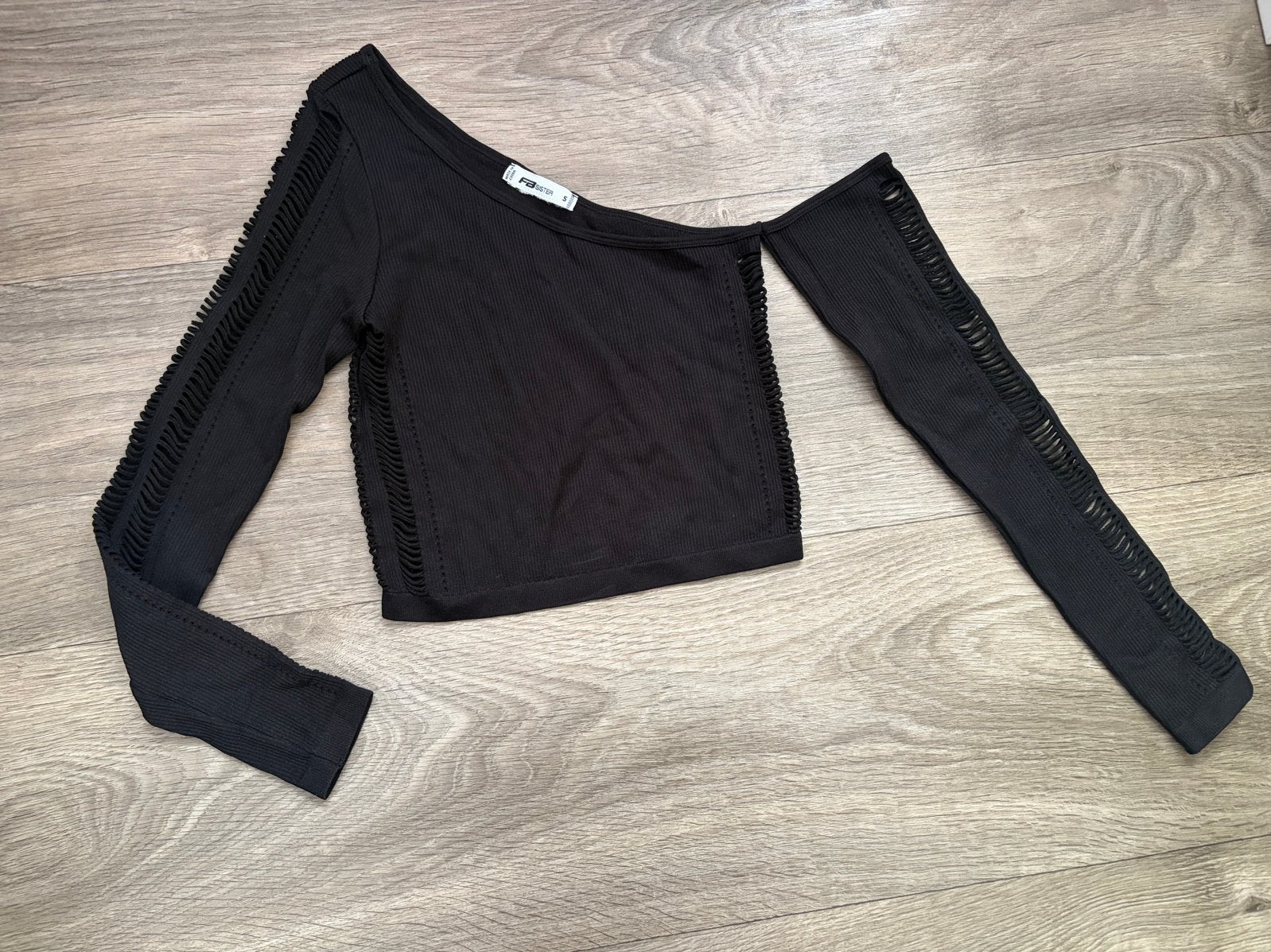 Zwarte FB Sister crop top met lange mouwen, maat S, Zwart, Ophalen of Verzenden, Zo goed als nieuw, Lange mouw