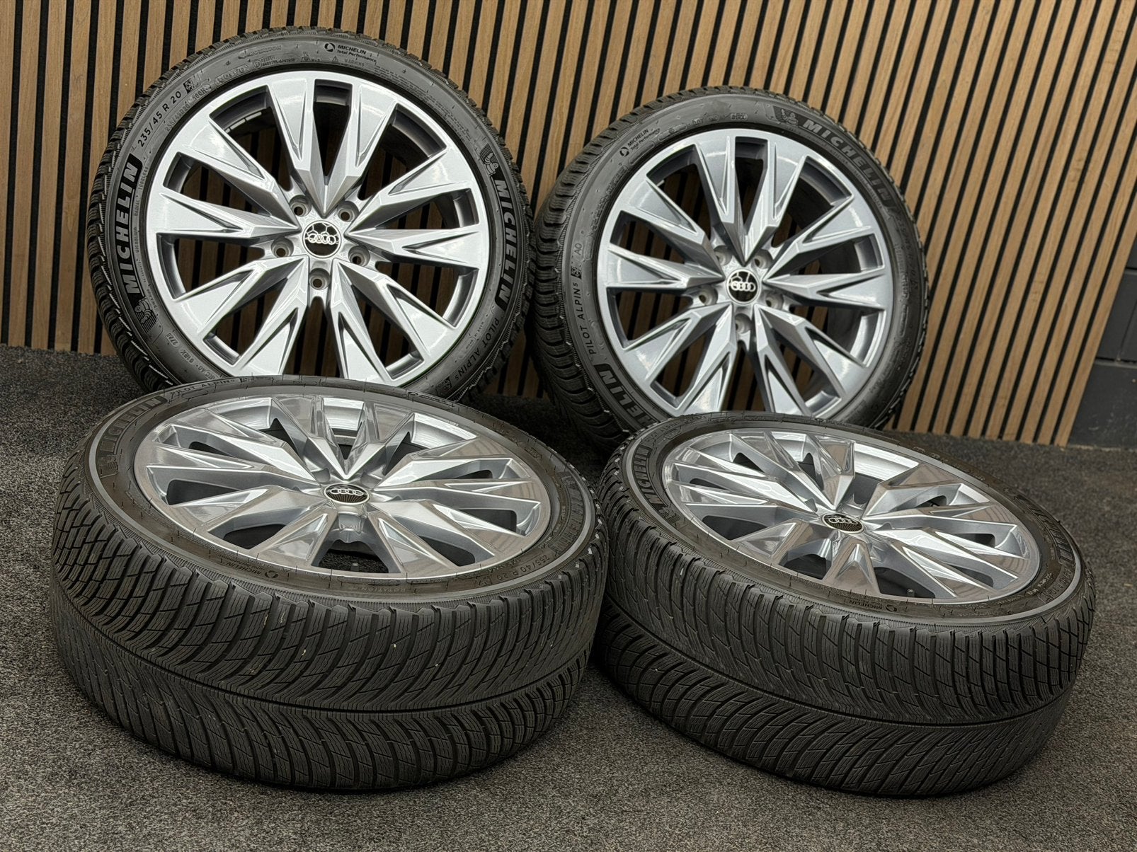 ZGAN! Originele 20 inch Audi A6 S6 E-Tron 5x130 Michelin AO, Ophalen, ., Banden en Velgen, Winterbanden