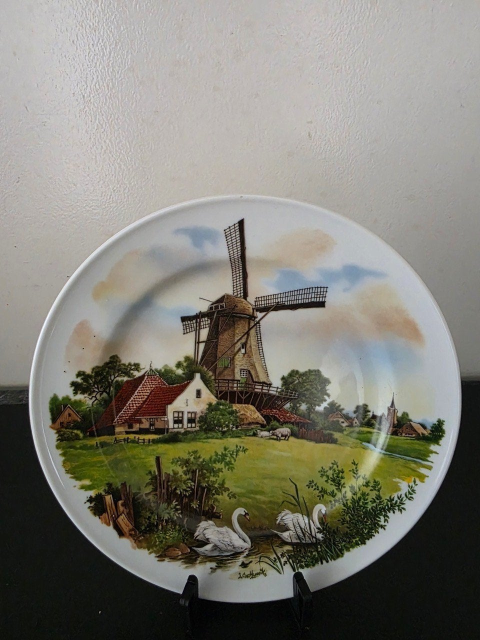 Decoratief bord met Hollandse molen en zwanen, Ophalen of Verzenden