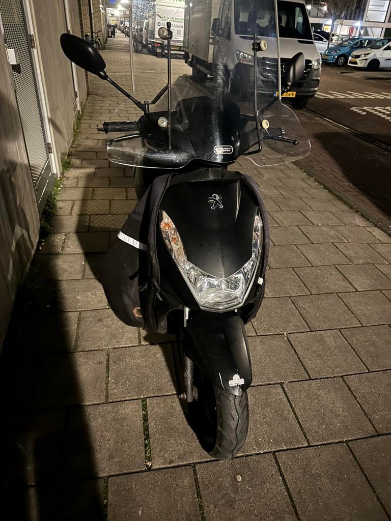 Peugeot Kisbee 4T Scooter - Zwart, Goede Staat, Ophalen, Zo goed als nieuw, Overige typen, Peugeot
