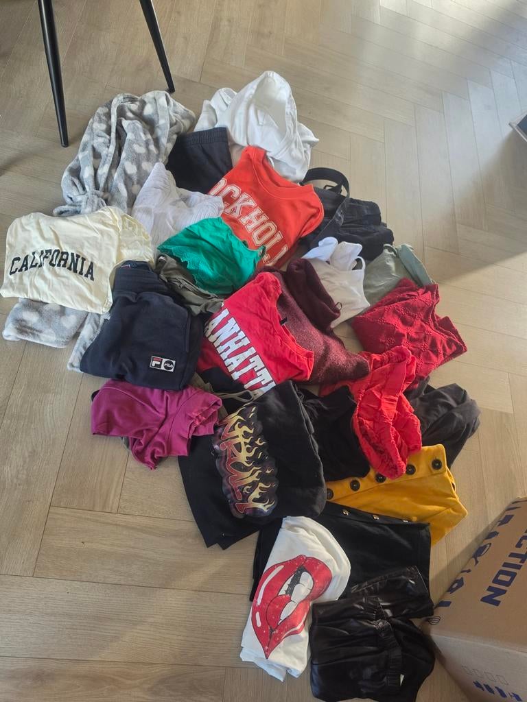 Verhuisdoos vol kleding, kledingpakket dames maat M, 28stuks, Ophalen of Verzenden, Zo goed als nieuw, Maat 38/40 (M)
