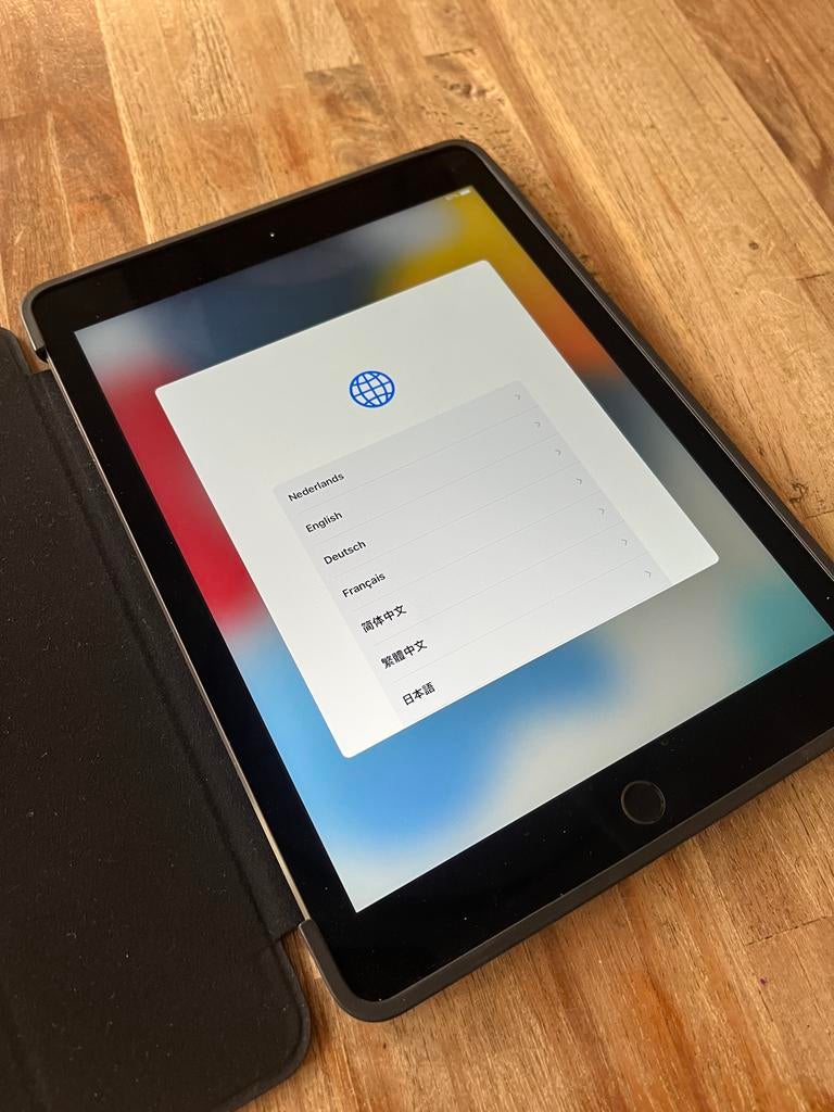 2 x Apple iPad 1566 - Zo goed als nieuw, Computers en Software, Apple iPads, Zo goed als nieuw, Apple iPad, Wi-Fi, 10 inch, 32 GB