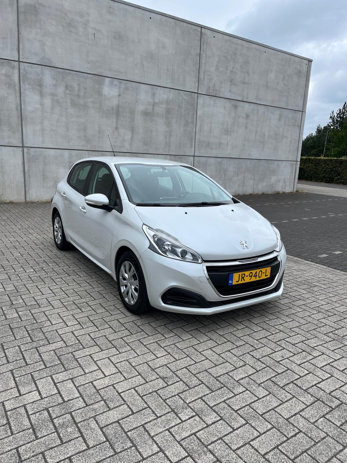 Peugeot 208 1.2 PT 60KW 5-D, cruise control, clim, AUTOMAAT, Auto's, Stof, 40 €/maand, 1199 cc, 82 pk