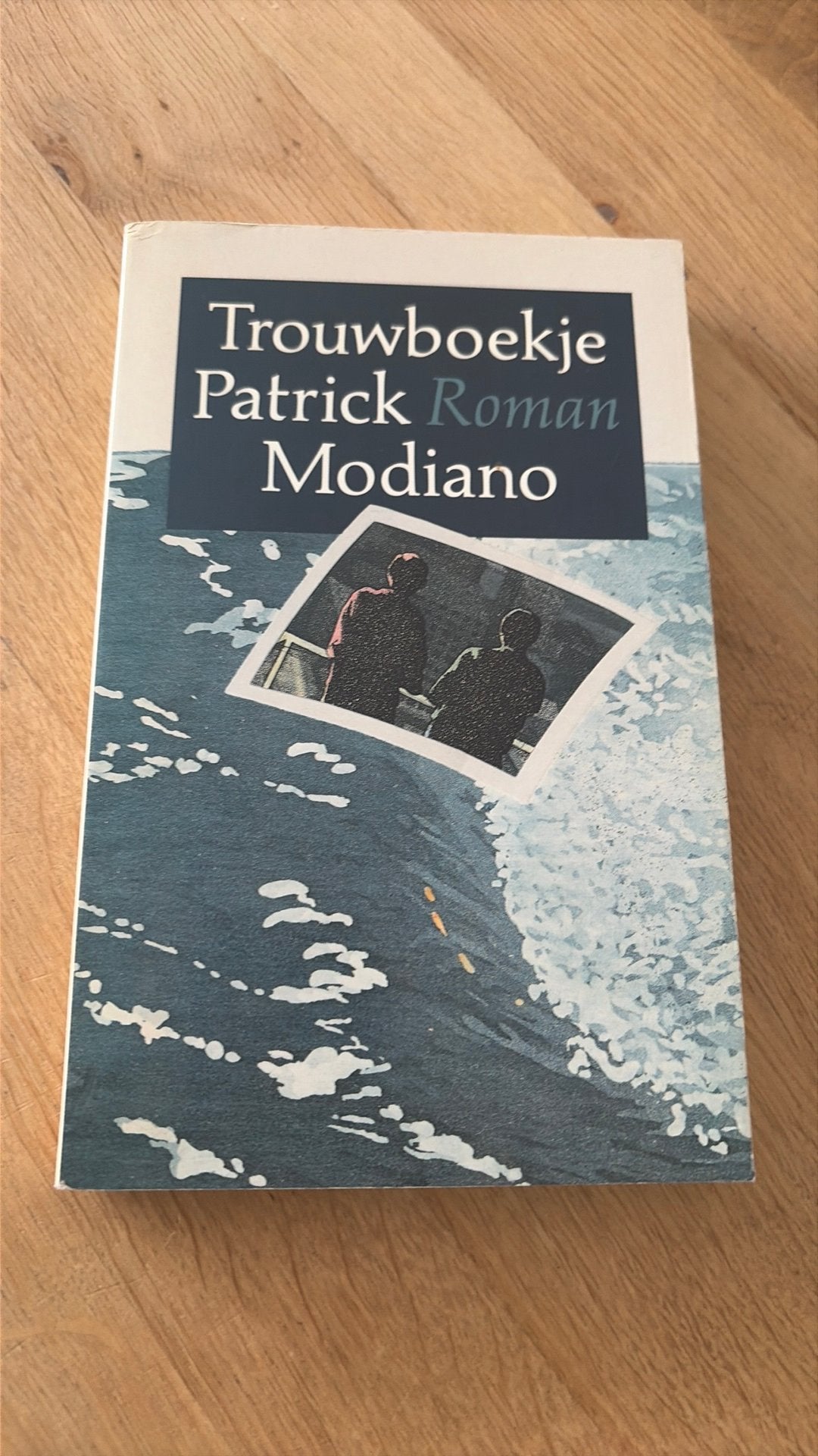 Trouwboekje - Patrick Modiano, Ophalen of Verzenden, Gelezen, Europa overig