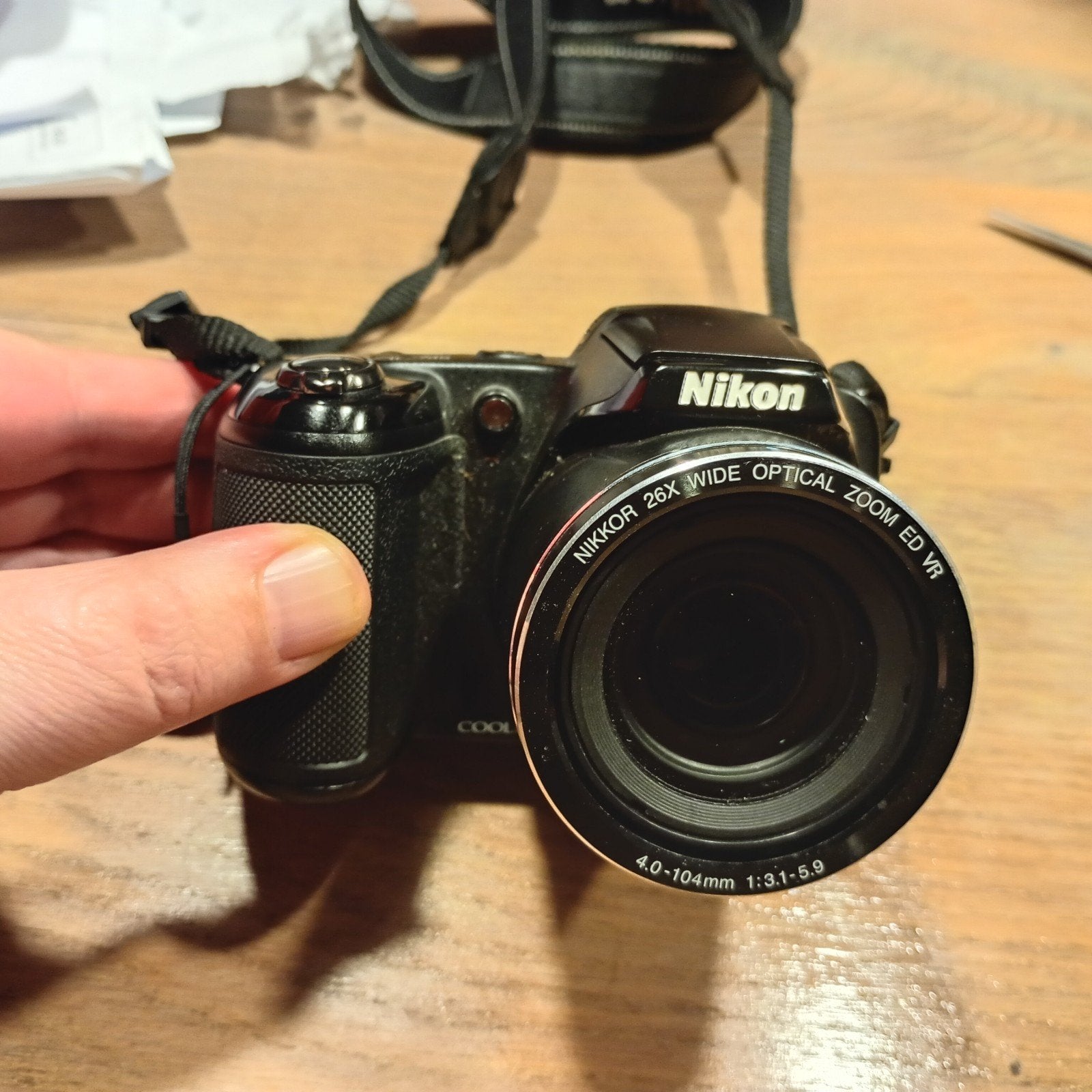 Nikon Coolpix L330 Bridgecamera - Zo goed als nieuw, Ingebouwde flitser, Ophalen of Verzenden, Zo goed als nieuw, Draagriem