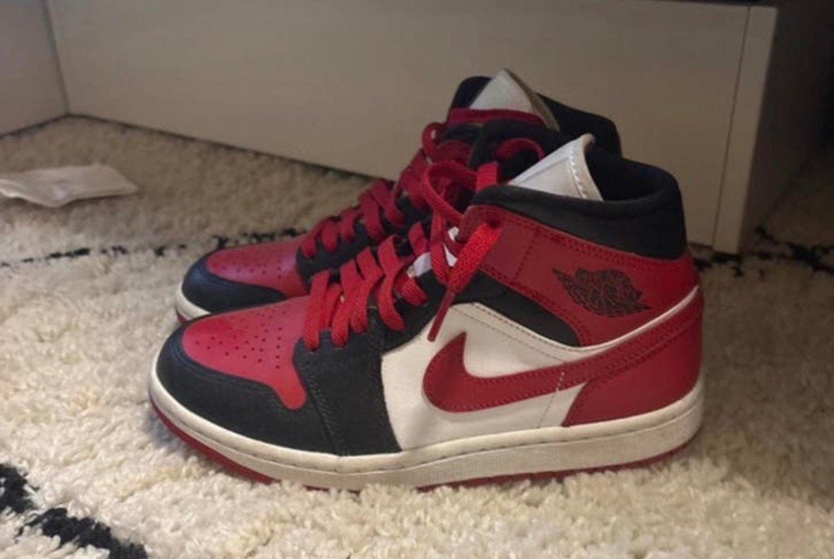Nike air jordan maat 37.5, Kleding | Dames, Schoenen, Ophalen of Verzenden, Zo goed als nieuw, Zwart, Sneakers of Gympen
